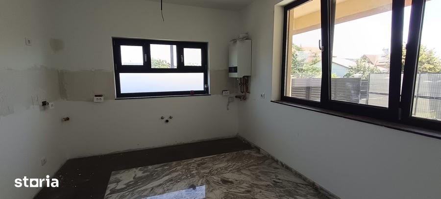Casă cu 4 camere cu Teren 378 Mp în Malu Mare
