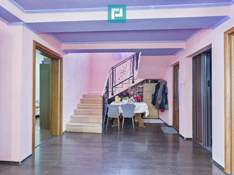 Casă individuală cu 7 camere cu Canalizare în Săcălaz
