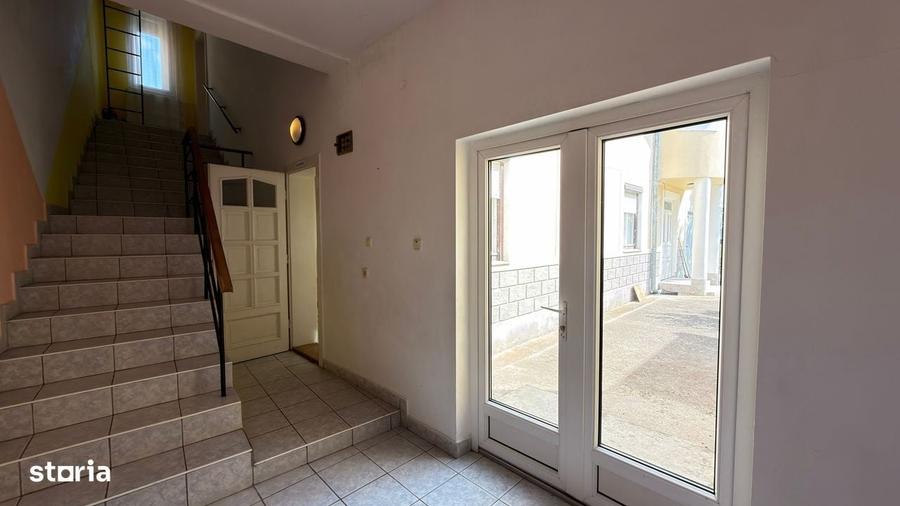Spațiu comercial, de 342 mp, în Central