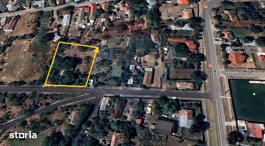 Casă cu 3 camere cu Teren 2200 Mp în Băneasa