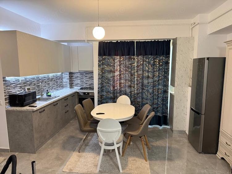 Apartament cu 3 camere decomandat în Ultracentral