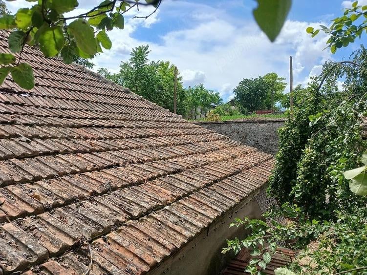Casă cu Teren 2000 Mp în Cerchezu