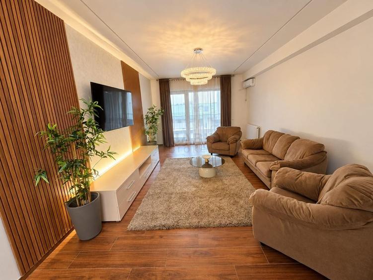 Apartament cu 3 camere decomandat, mobilat în Central