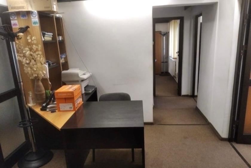 Apartament cu 4 camere decomandat în Păcurari