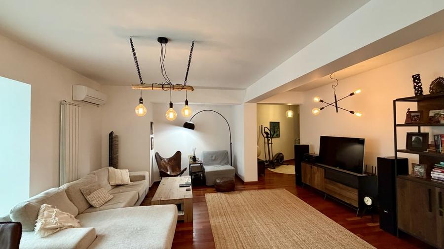 Apartament cu 3 camere semidecomandat, mobilat în Ultracentral