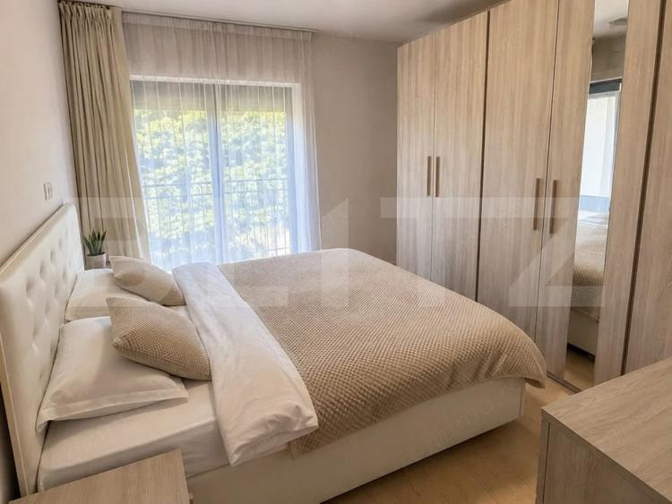 Apartament cu 3 camere semidecomandat în Borhanci