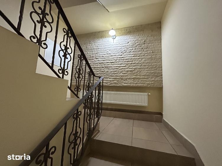 Casă cu 6 camere cu Teren 1000 Mp în Subcetate