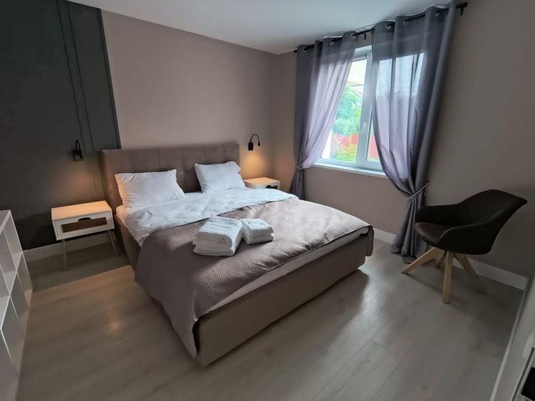 Apartament cu 4 camere decomandat în Central