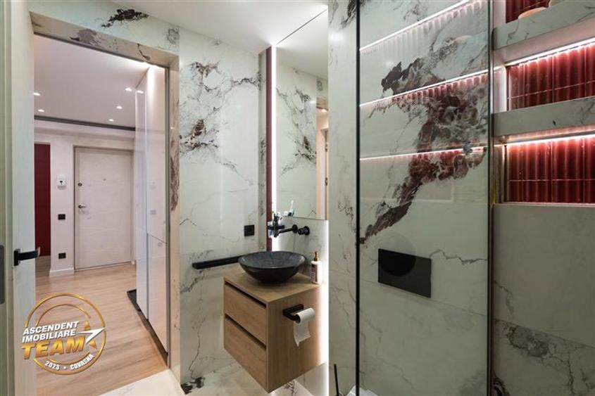 Apartament cu 2 camere decomandat în Central