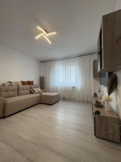 Apartament cu 2 camere semidecomandat în Brâncoveanu