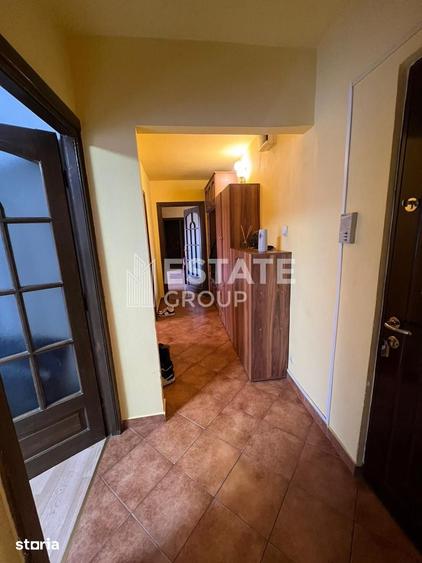 Apartament cu 3 camere semidecomandat în Aradului