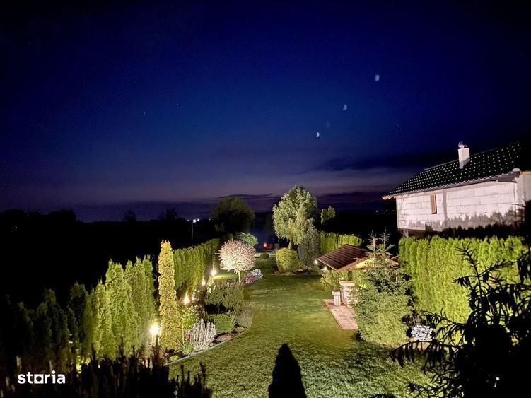 Casa spa?ioasa cu garaj ?i teren de 1750mp, ie?ire la lac - 1