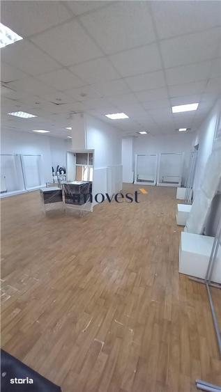 Spațiu comercial, de 190 mp, în Central