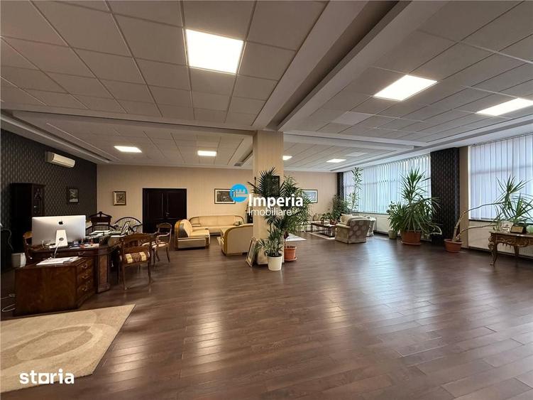 Spațiu comercial, de 360 mp, în Baza 3