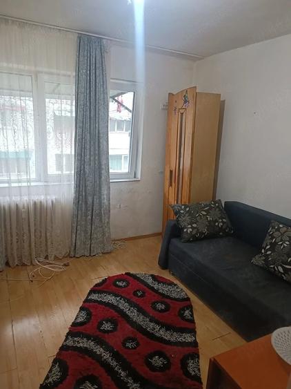 Garsonieră decomandată în Granit