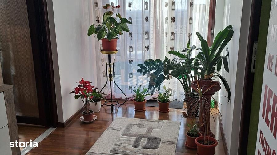 Casă cu 5 camere cu Teren 1100 Mp în Vânători