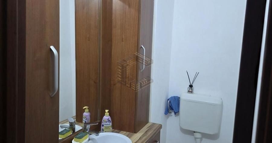 Apartament cu 3 camere decomandat, mobilat în Girocului