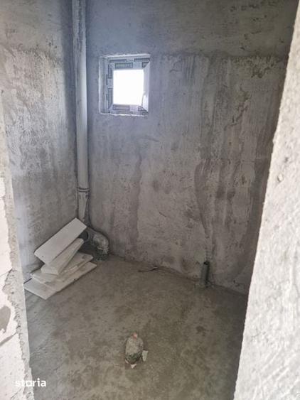 Casă cu 4 camere cu Teren 200 Mp în Șimian