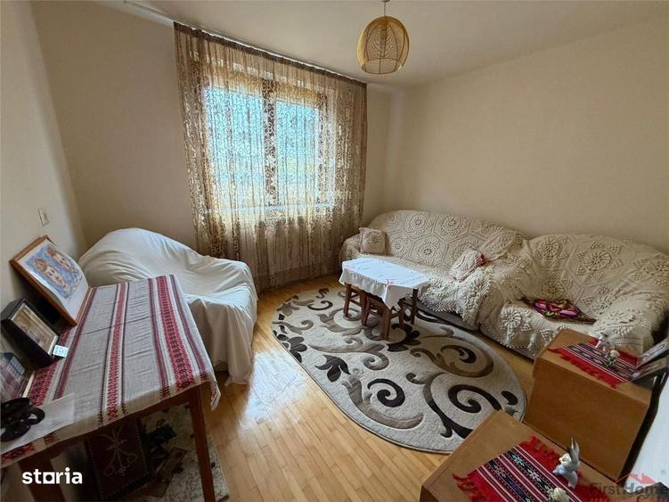 Casă cu 4 camere în Petrești