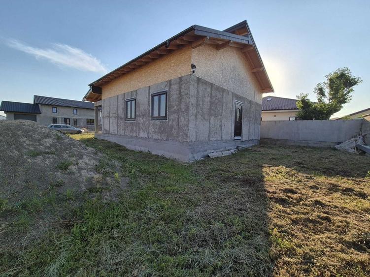 Casă cu 4 camere cu Teren 481 Mp în Câmpineanca