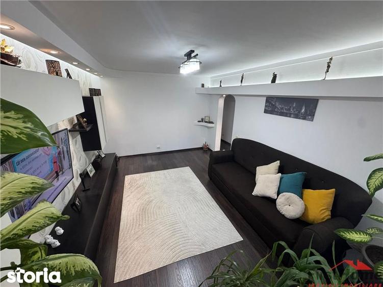Apartament cu 3 camere, mobilat în Central