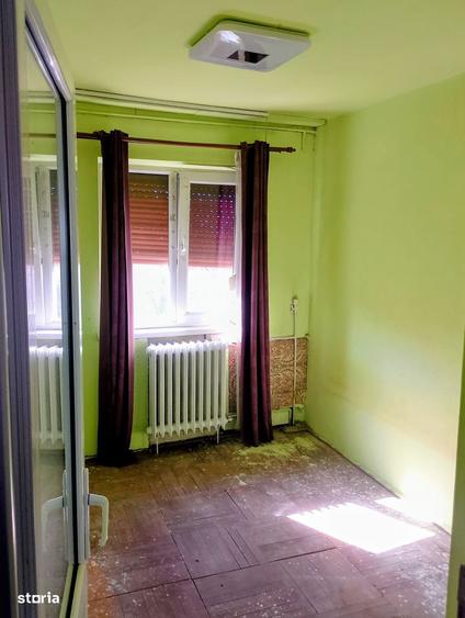 Apartament cu 3 camere semidecomandat în Șagului