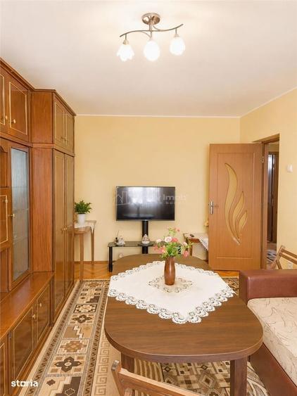 Apartament cu 3 camere decomandat în Central