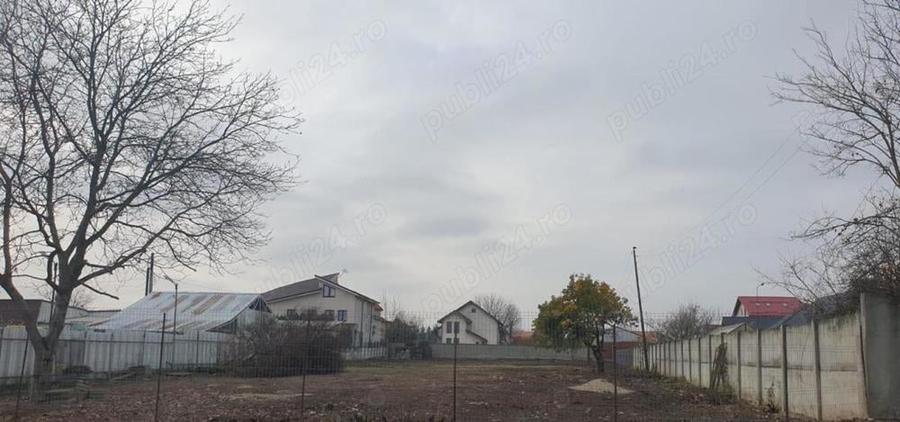 Teren de 2800 mp, în Pasărea