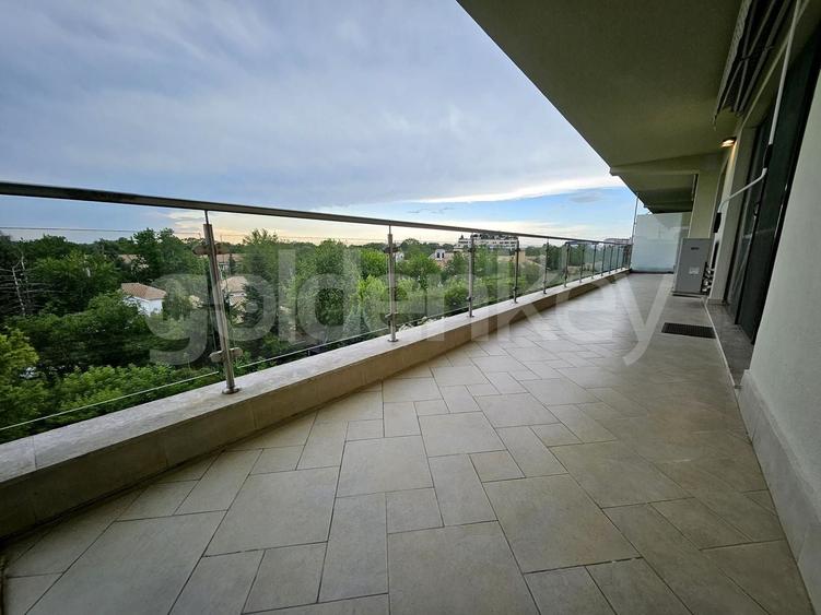 Apartament cu 4 camere decomandat, mobilat în Herăstrău