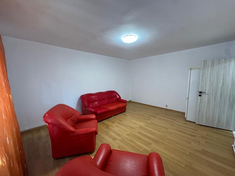 Apartament cu 3 camere decomandat în 13 Septembrie