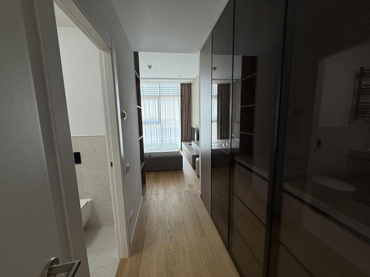 Apartament cu 3 camere semidecomandat, mobilat în Nord