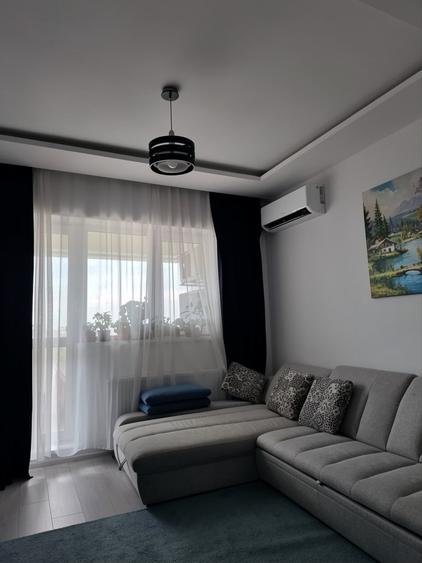 Apartament cu 3 camere decomandat, mobilat în Apărătorii Patriei
