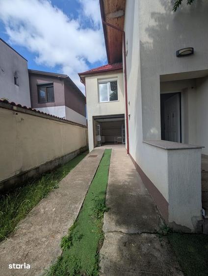 Casă cu 5 camere cu Teren 100 Mp în Drumul Taberei