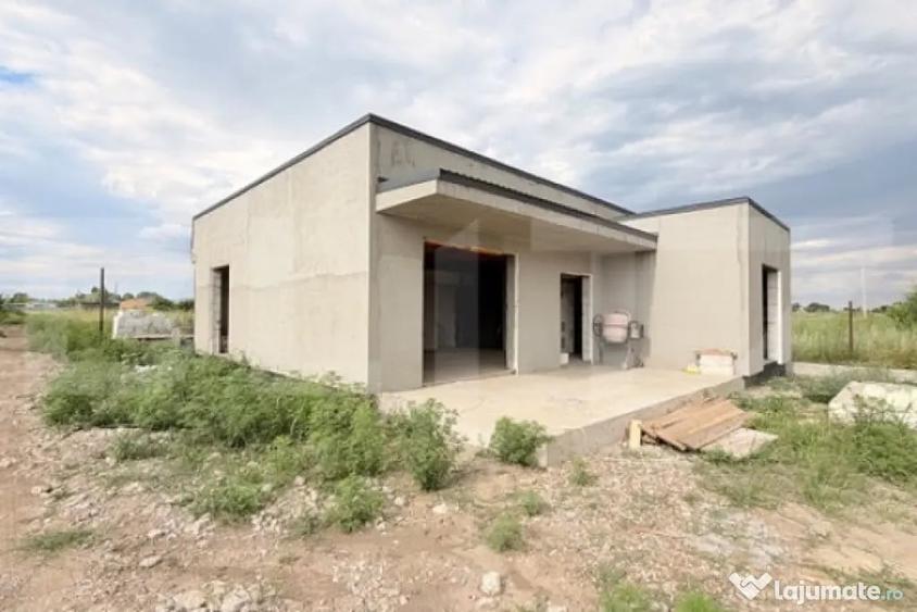 Casă cu 4 camere cu Teren 470 Mp în Central