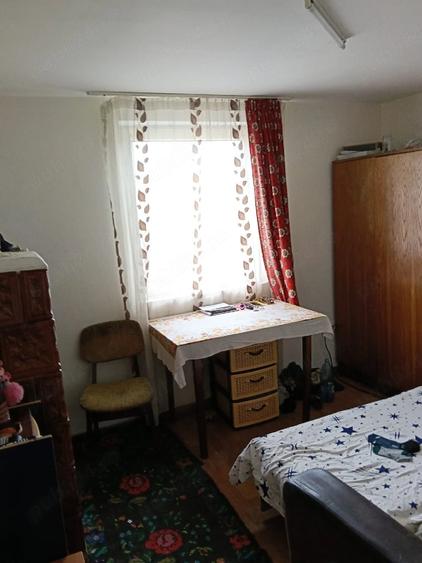 Casă cu 8 camere cu Teren 420 Mp în Central