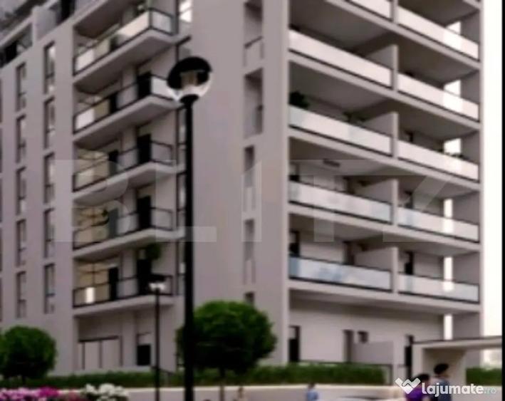 Apartament cu 3 camere semidecomandat în Aradului