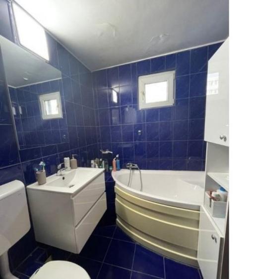 Apartament cu 4 camere semidecomandat în Brâncoveanu