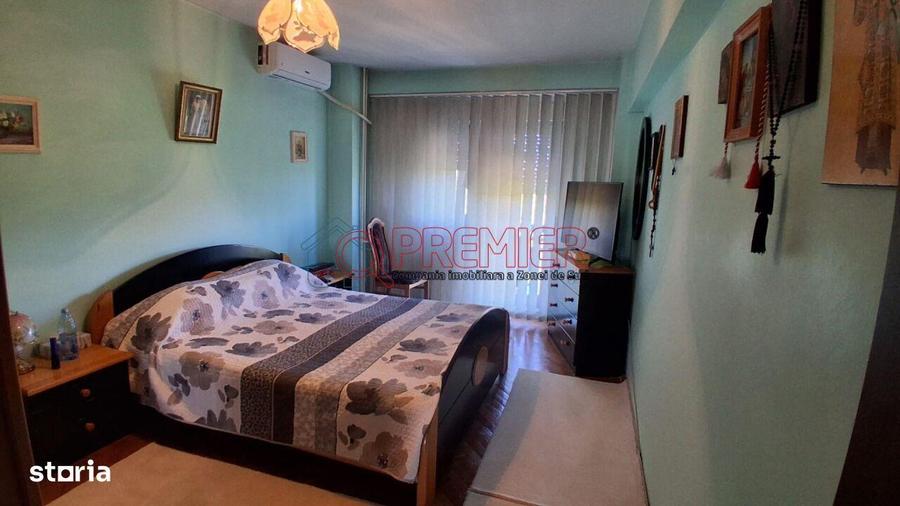 Apartament cu 4 camere decomandat în Octavian Goga