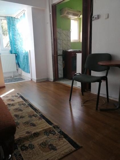 Garsonieră decomandată în Buziașului