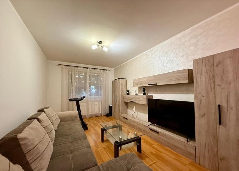 Apartament cu 2 camere decomandat, mobilat în Cetate