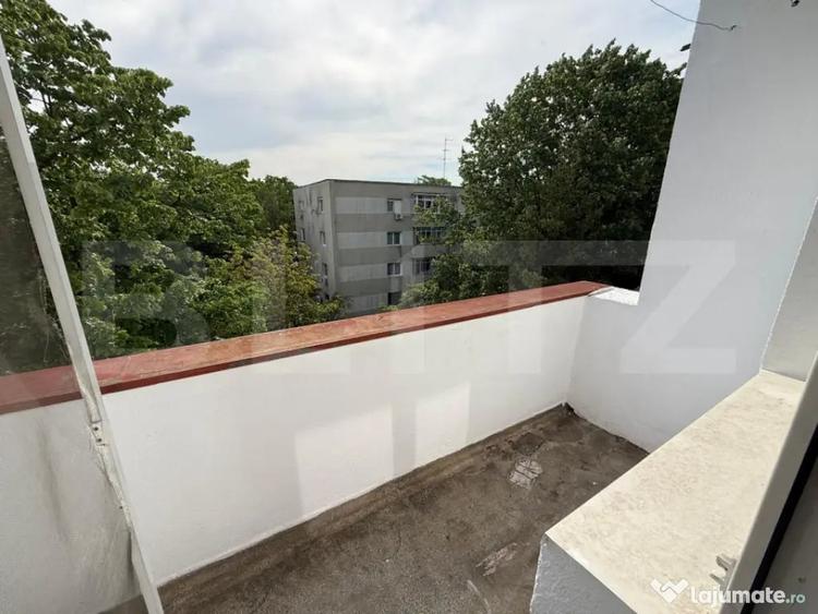 Apartament cu 3 camere semidecomandat în Nord
