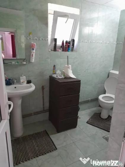 Casă cu 2 camere cu Teren 1800 Mp în Central