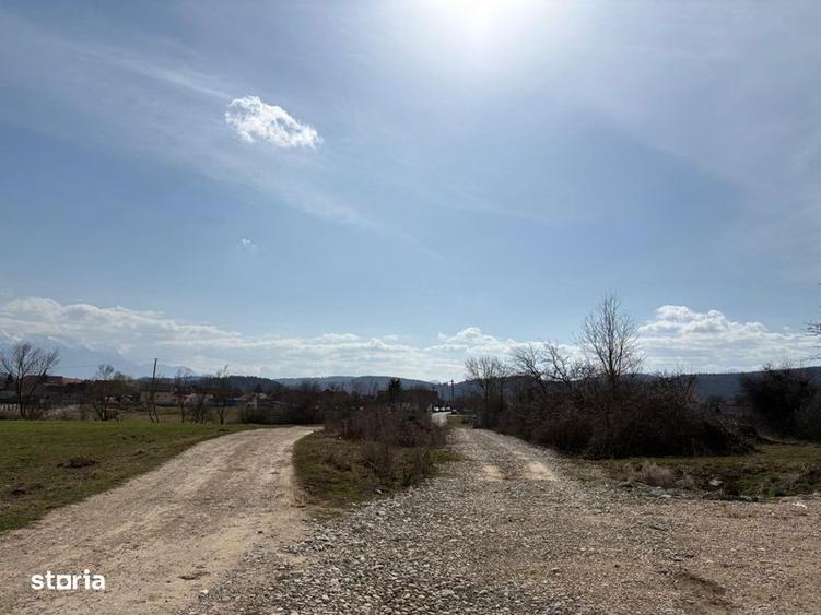 Teren de 2000 mp, în Vulcan