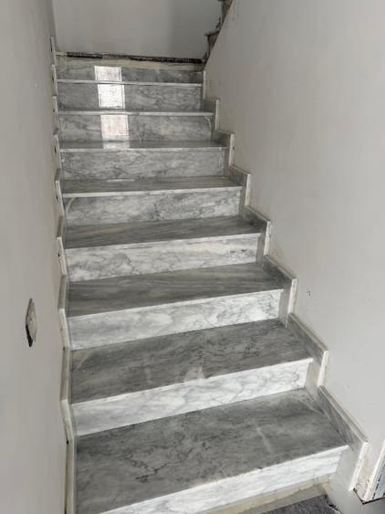 Casă individuală cu 5 camere cu Canalizare în Central