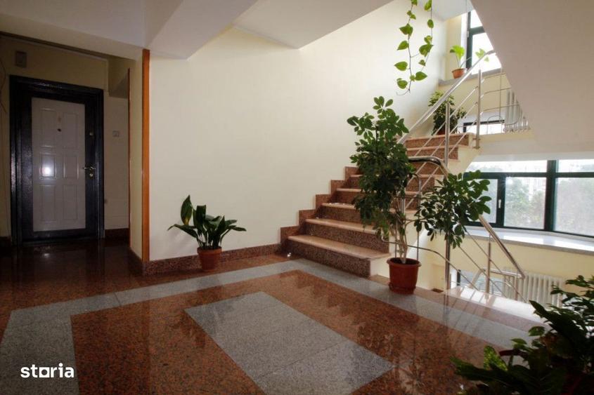 Apartament cu 4 camere, mobilat în Unirii