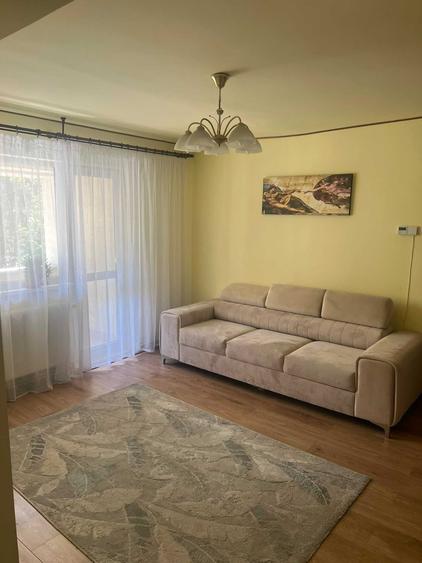 Apartament cu 3 camere semidecomandat în Grigorescu