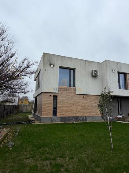 Casă individuală cu 5 camere cu Canalizare în Sud-Est