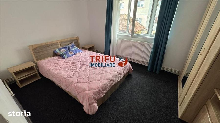 Apartament cu 2 camere semidecomandat în Cetate