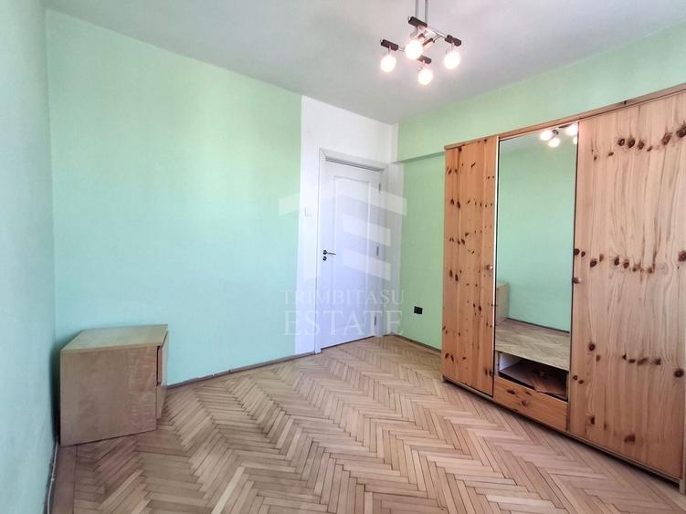Apartament cu 3 camere semidecomandat, mobilat în Ștefan cel Mare