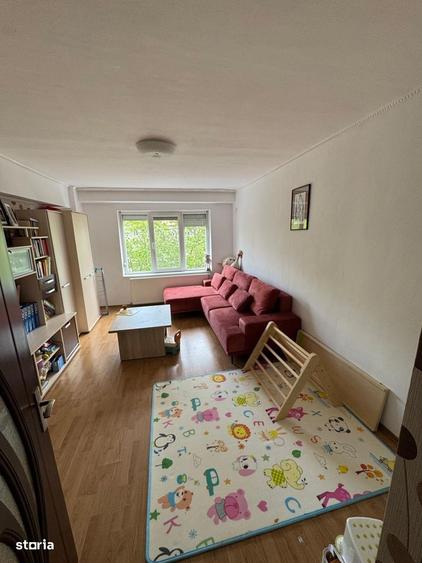 Apartament cu 3 camere în Decebal